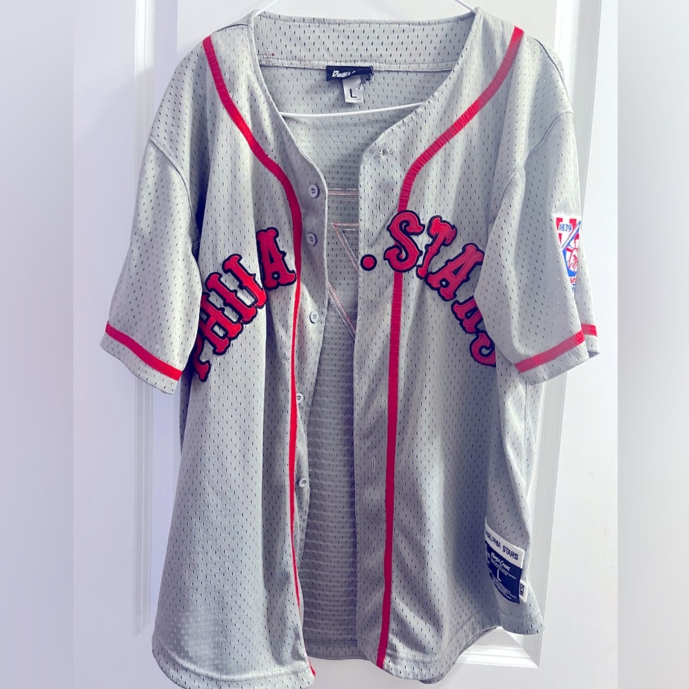 Pay throwback to the Negro league Philadelphia stars jersey